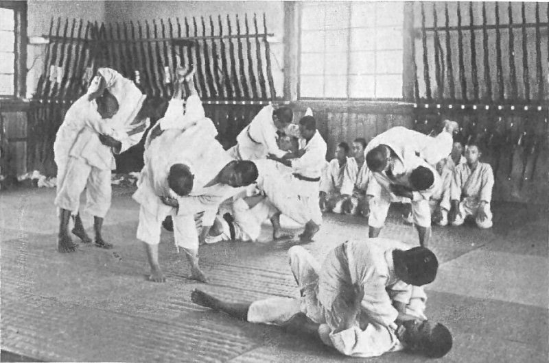 Entrainement de ju-jitsu au Japon vers 1920